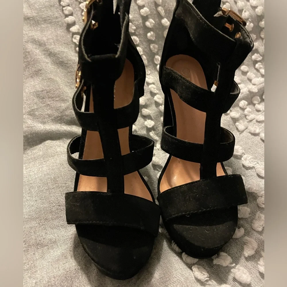 TOP Moda reposhing this
